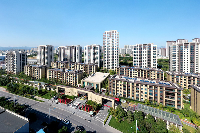 集团房地产业务稳健发展，创新模式引领行业变革